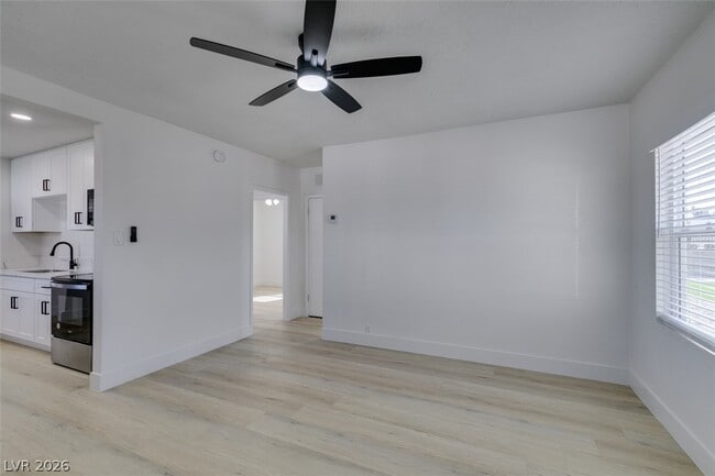 Building Photo - 254 W Basic Rd