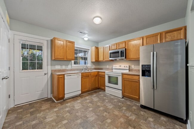 Building Photo - Welcome to Carolina Forest!