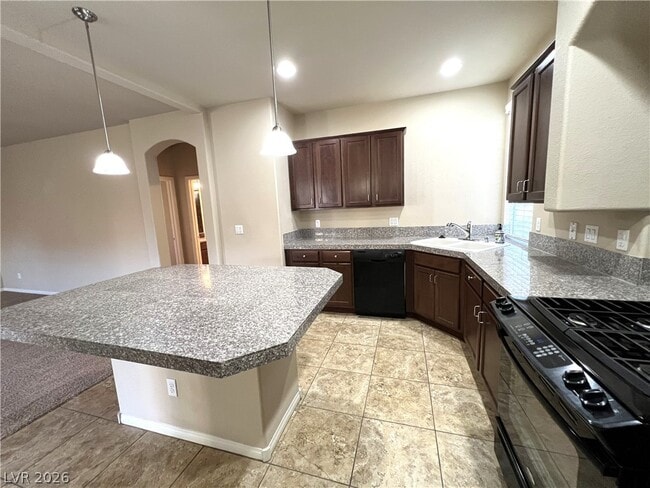Building Photo - 6789 Flamenco Ct