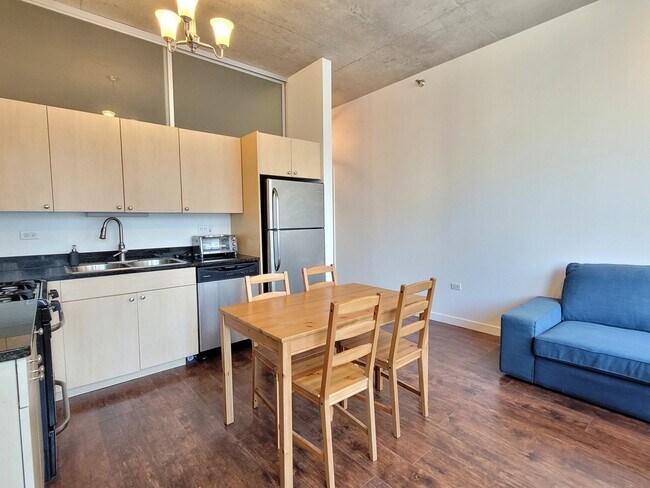 Building Photo - 235 W Van Buren St