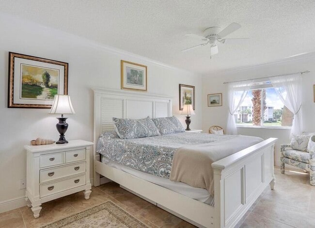 Building Photo - 353 S US Hwy 1