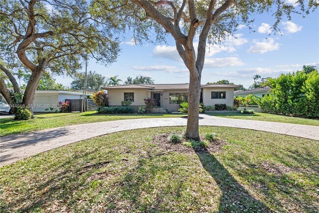 Building Photo - 1044 NE 97th St