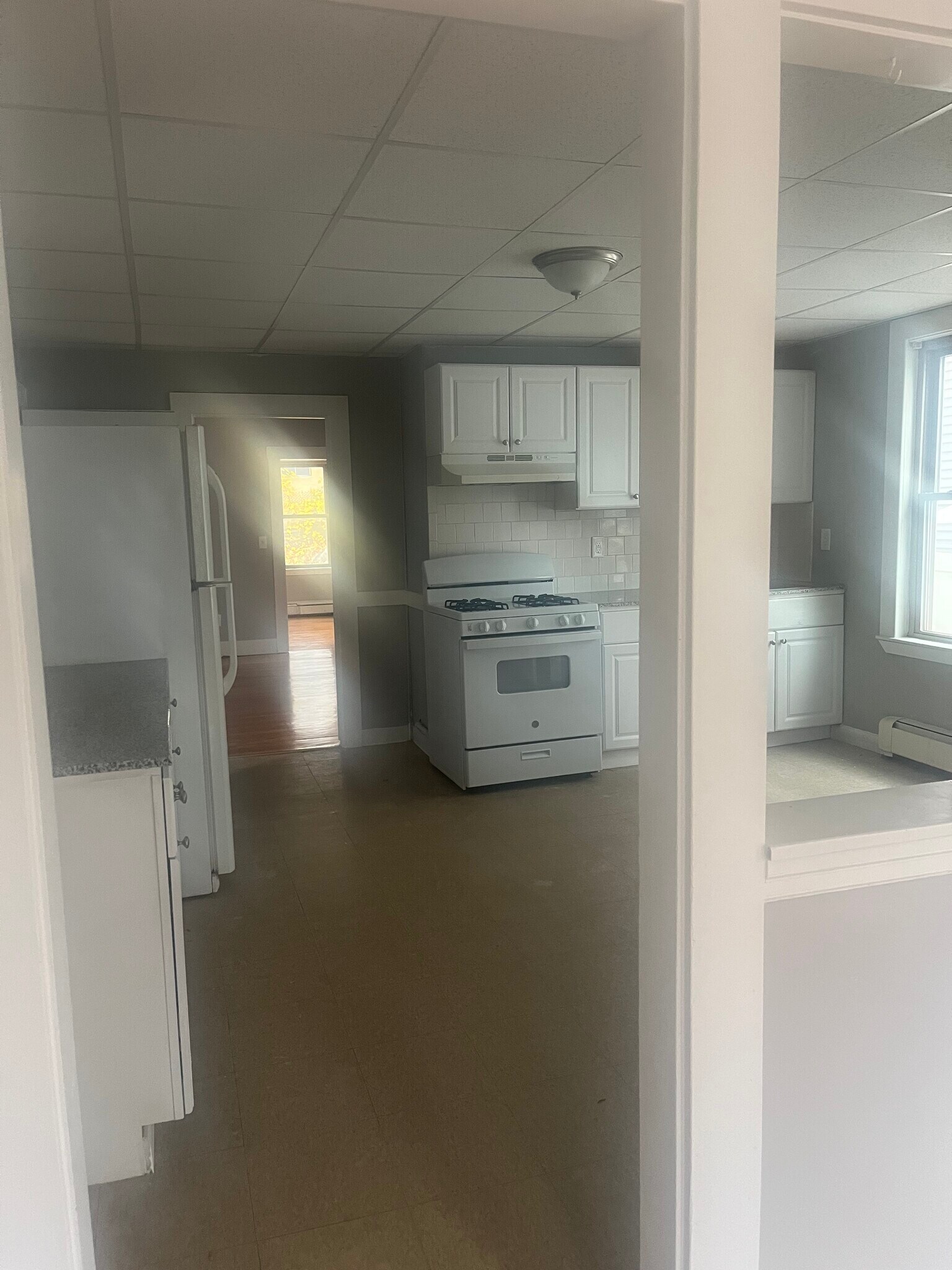 Building Photo - 10 Wakefield Ave