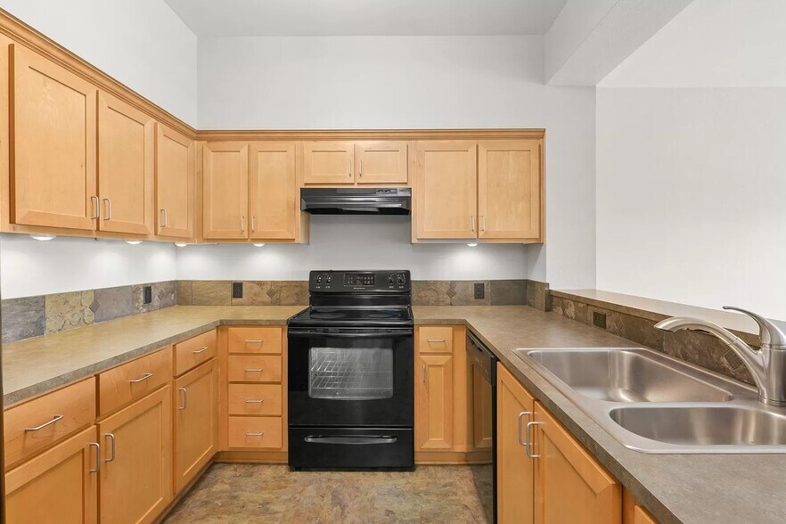 Building Photo - 1127 Broadway St NE