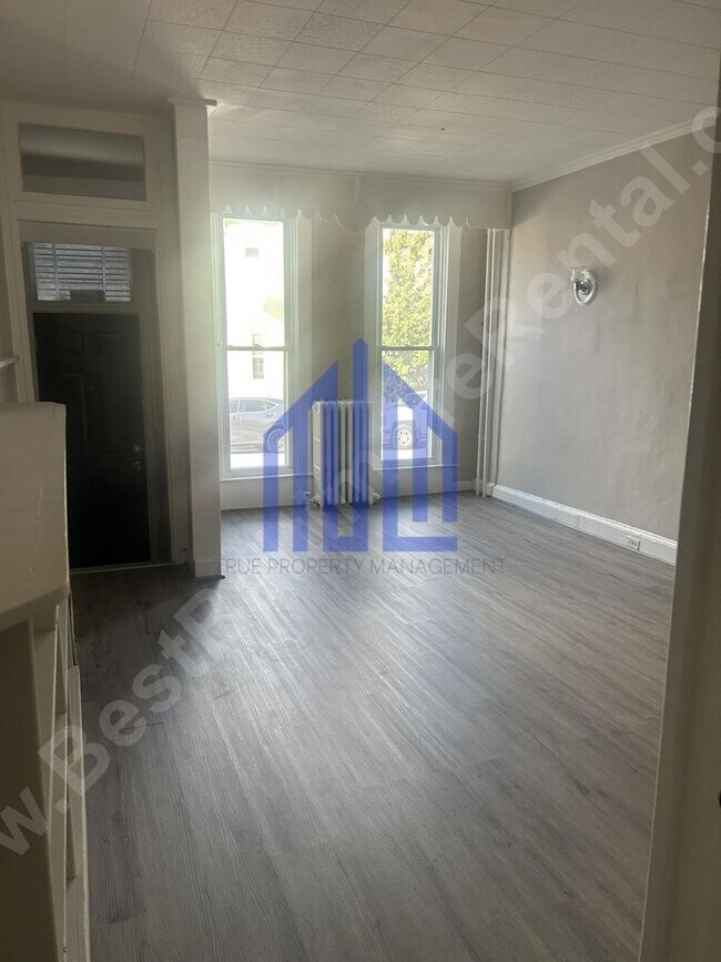 Building Photo - 1913 Walbrook Ave