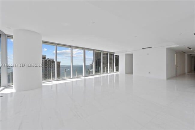 Building Photo - 300 Biscayne Blvd Way