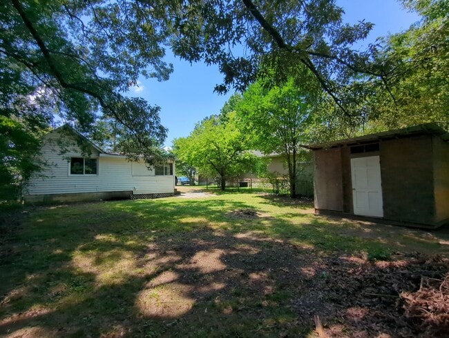 Building Photo - East Ridge 2 Bedroom House