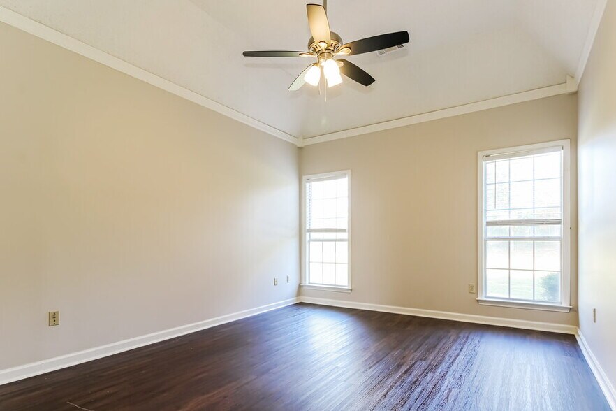 Building Photo - 7678 Mineral Crest Cir N