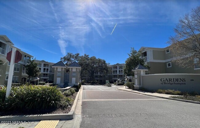 Building Photo - 8290 Westgate Dr