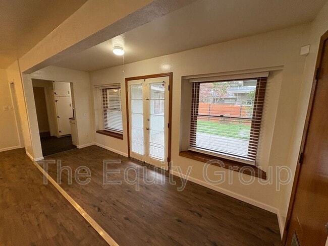 Building Photo - 1044 S Linda Vista St