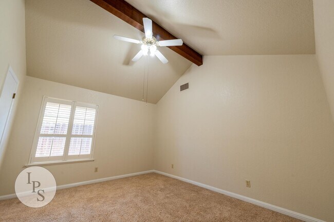 Building Photo - Woodward Park Home, 3BR/2BA, Pool, Spa, Gr...