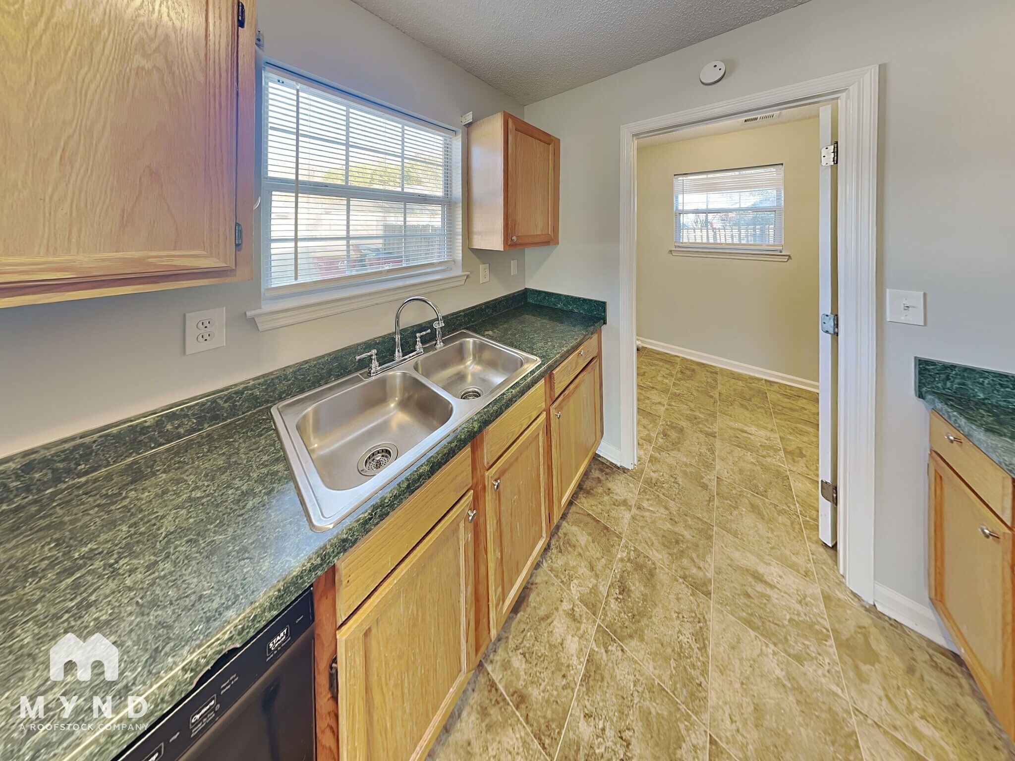 Building Photo - 4609 Lakes Edge Cove