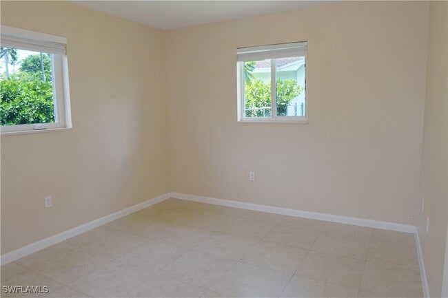 Building Photo - 10701 SW 77th Ct