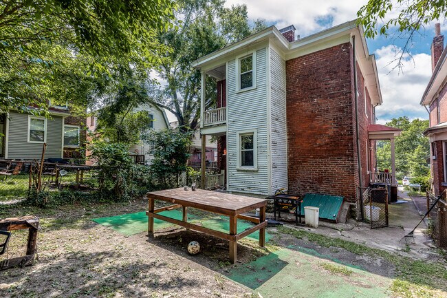 Building Photo - 208 Bosley St