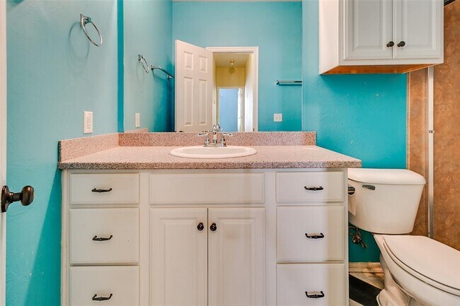 Building Photo - 6005 SE 70th St