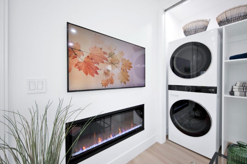 Building Photo - 2354 E Poppy St