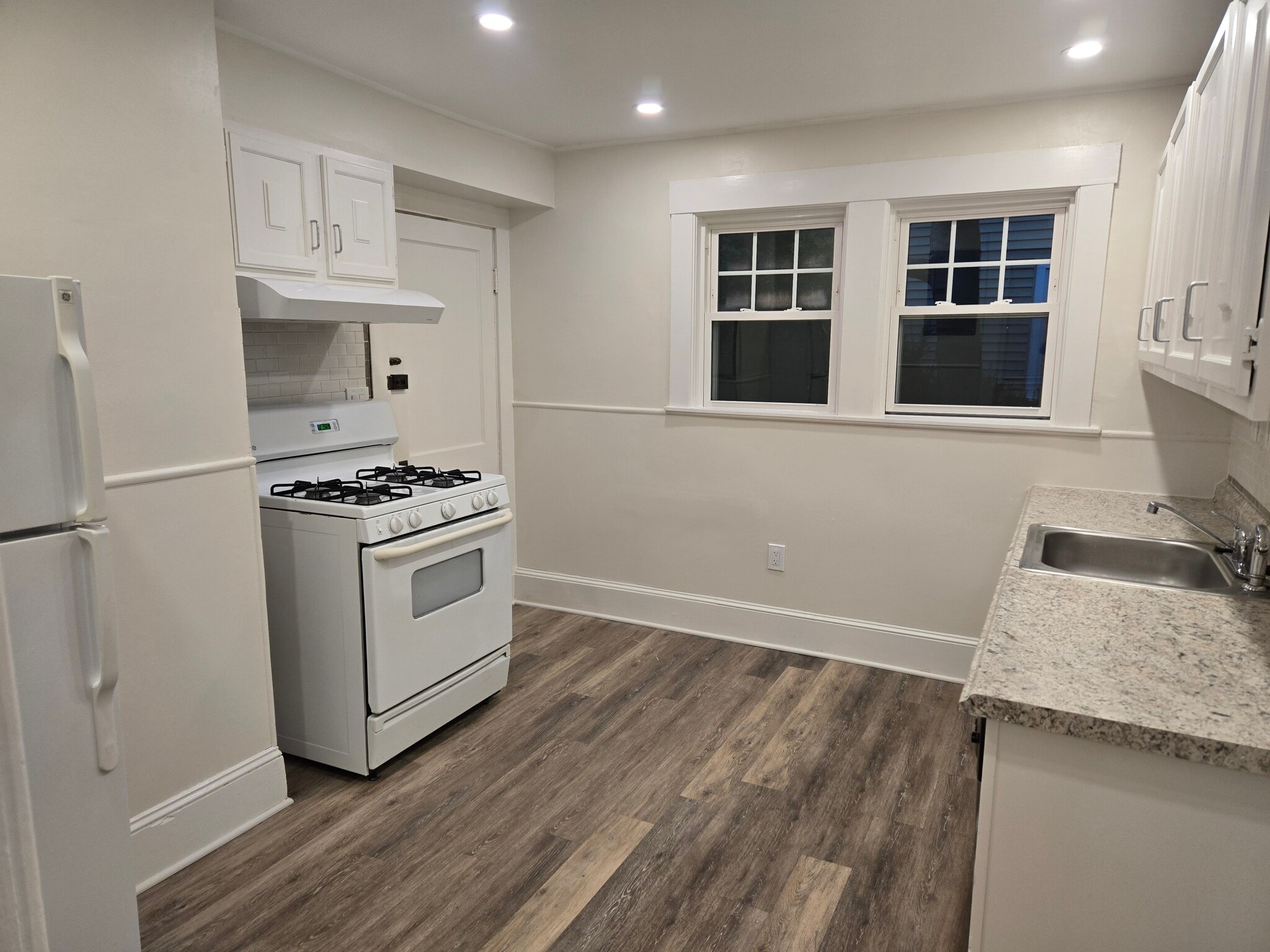 Kitchen - 25 Laurel St