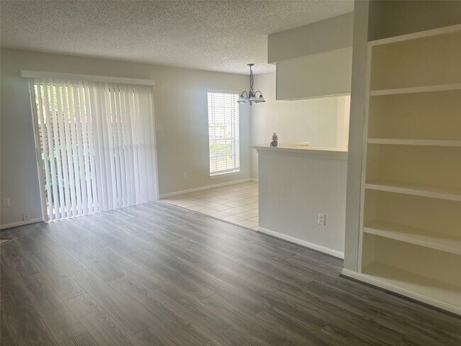 Building Photo - 2120 El Paseo St