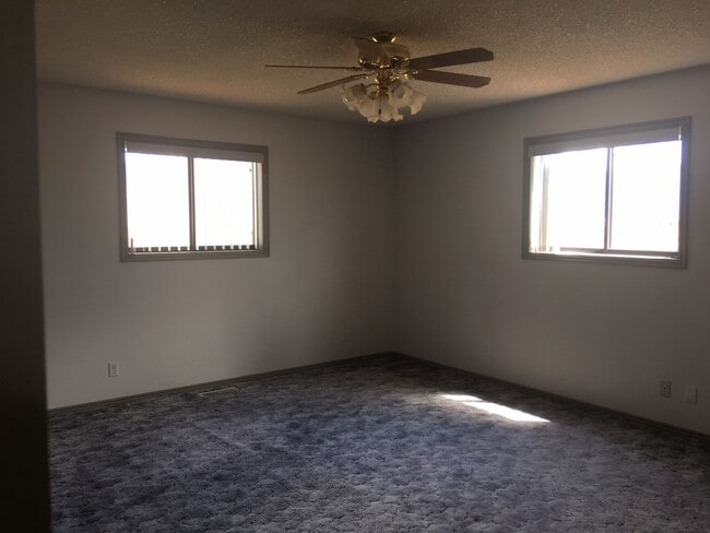 Building Photo - Spacious Cedar City Home with Scenic Mount...
