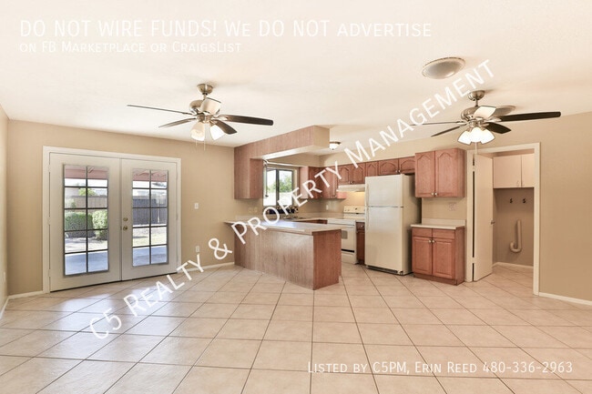 Building Photo - 217 E Fordham Dr