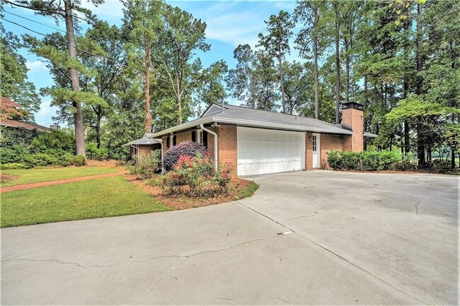 Building Photo - 2324 Waterton Ct