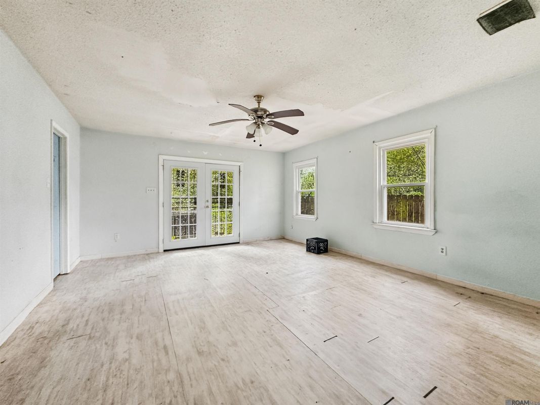 Building Photo - 5156 Linden St