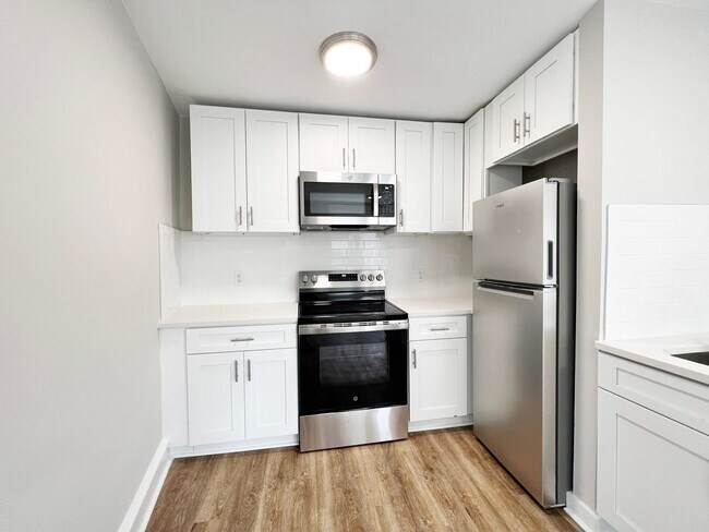 Building Photo - 193-197-197 E Lancaster Ave