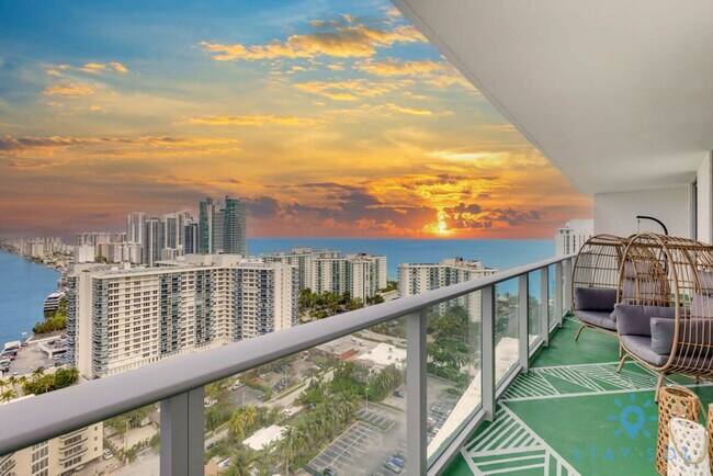 Building Photo - 4010 S Ocean Dr