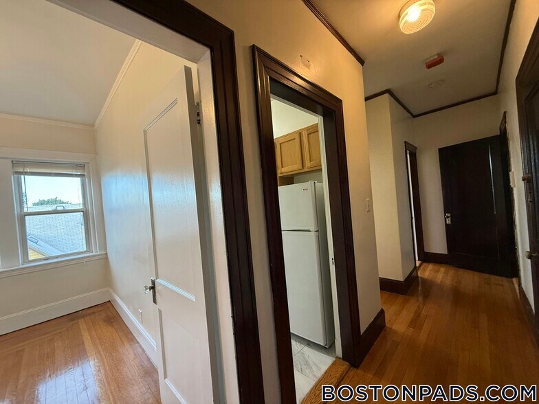 Building Photo - 163 Summer St