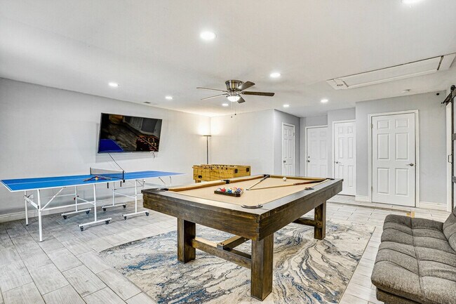 Building Photo - 4624 Trailwood Dr