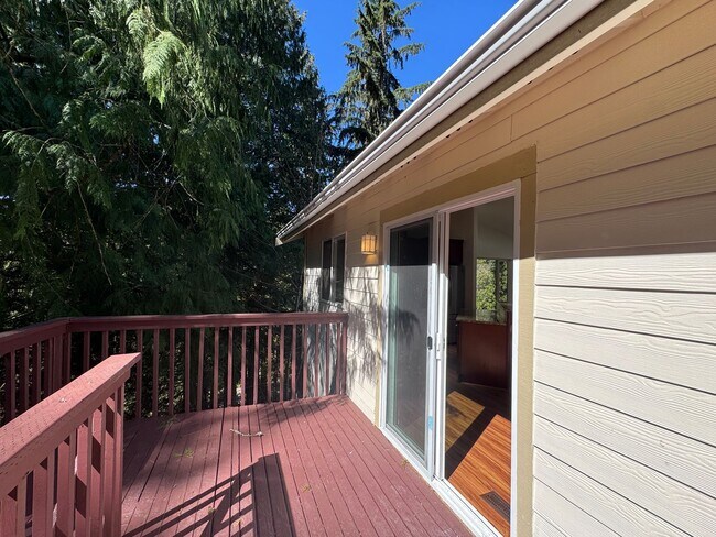 Building Photo - Perez- Sandalwood