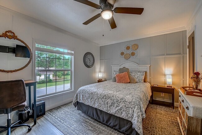 Building Photo - 2427 Park St