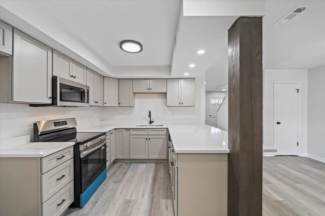 Building Photo - 5432 Gatehouse Dr