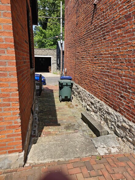 Building Photo - 35 E Hoster St