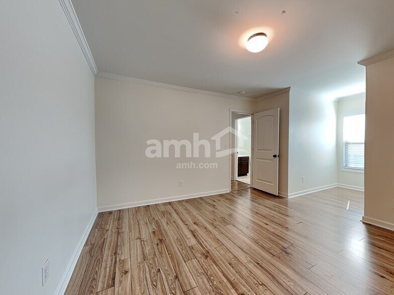 Building Photo - 4880 Roseman Trail