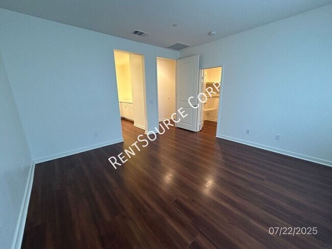 Building Photo - 45051 Marbella St