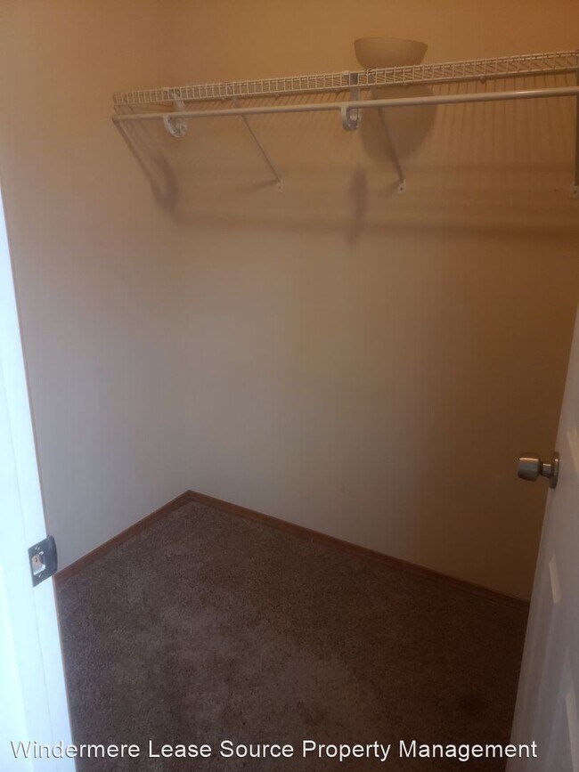 Building Photo - 3 br, 2 bath House - 513 S Garfield Duplex