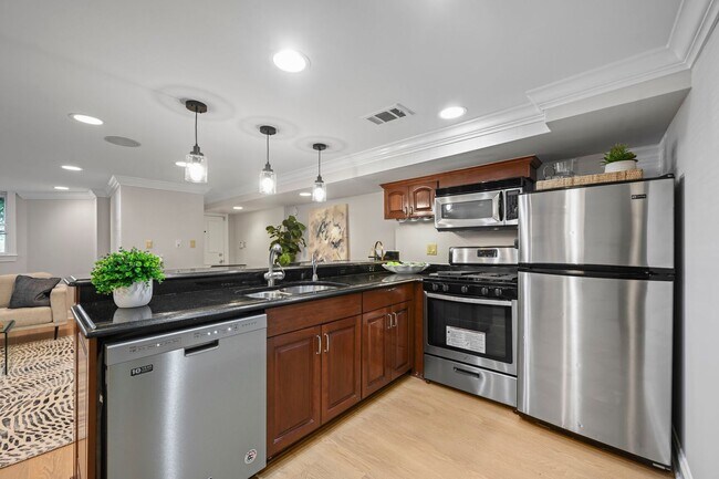 Building Photo - Welcome Home to Your Stylish 1 BR/1BA  in Adams Morgan!