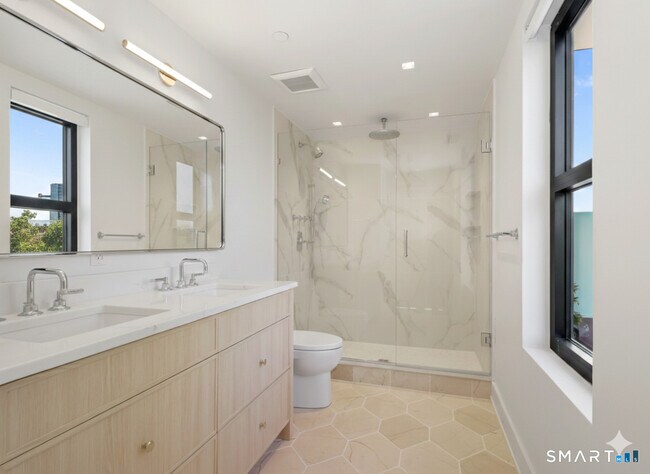 Building Photo - 116 Sherman St