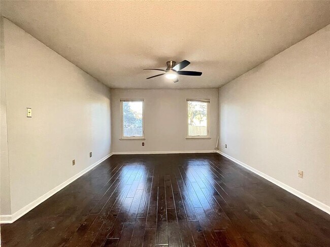 Building Photo - 5912 Avery Island Ave