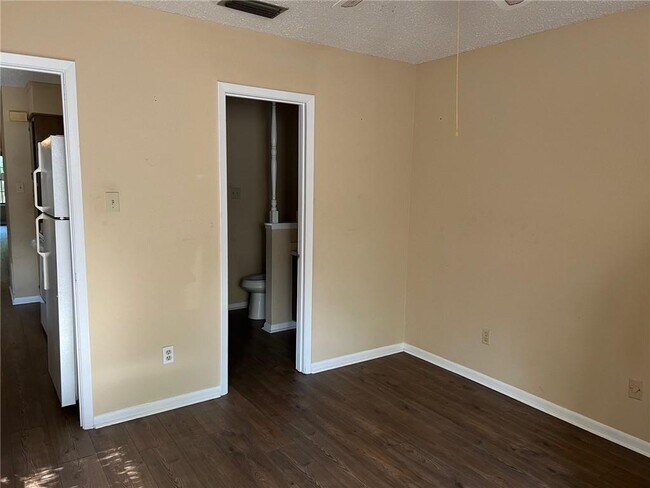 Building Photo - 3405 Dandale Dr