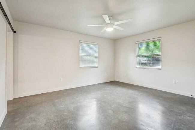 Building Photo - 426 Lafitte St