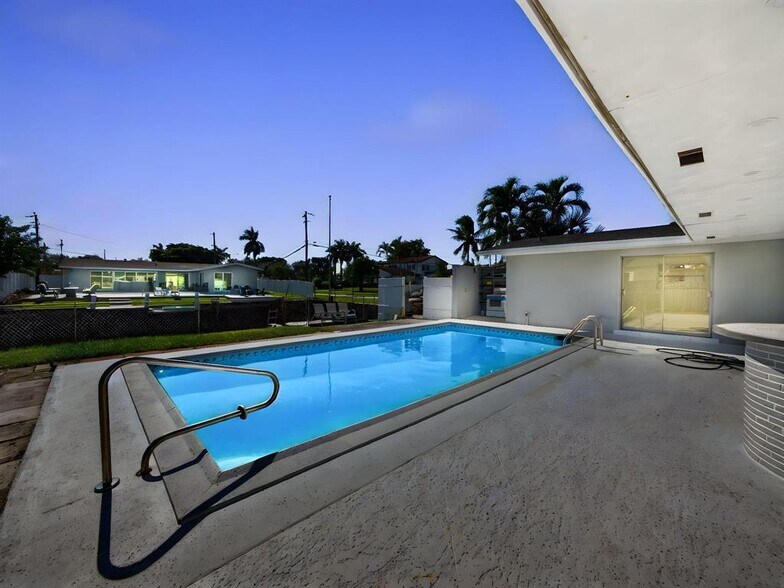 Building Photo - 1940 NW 32nd St