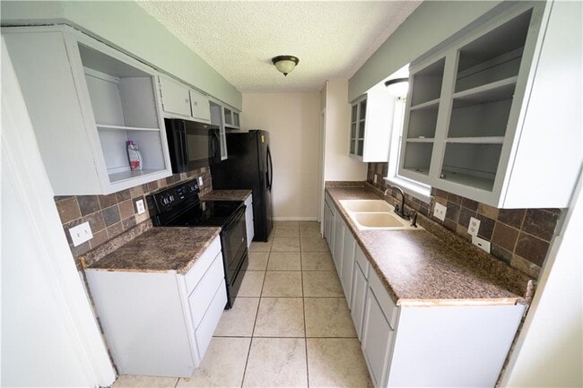 Building Photo - 1610 La Joya St