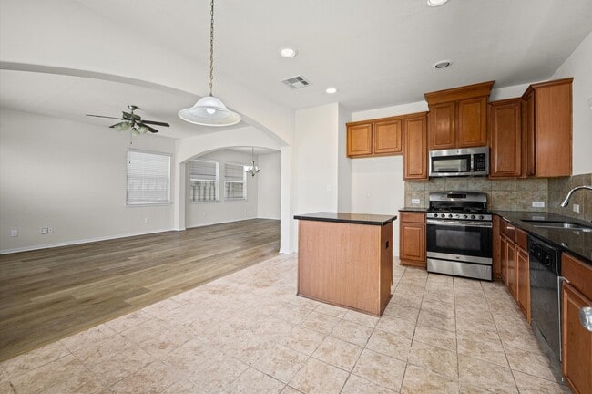 Building Photo - 14286 Empanada Dr