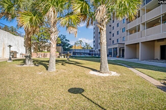 Building Photo - 1825 St Julian Pl