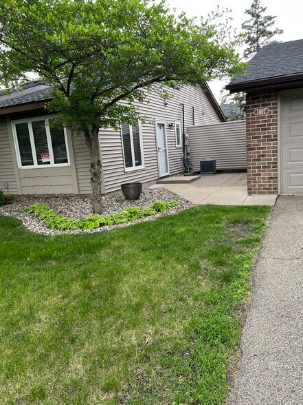 Building Photo - 1807 Karis Way
