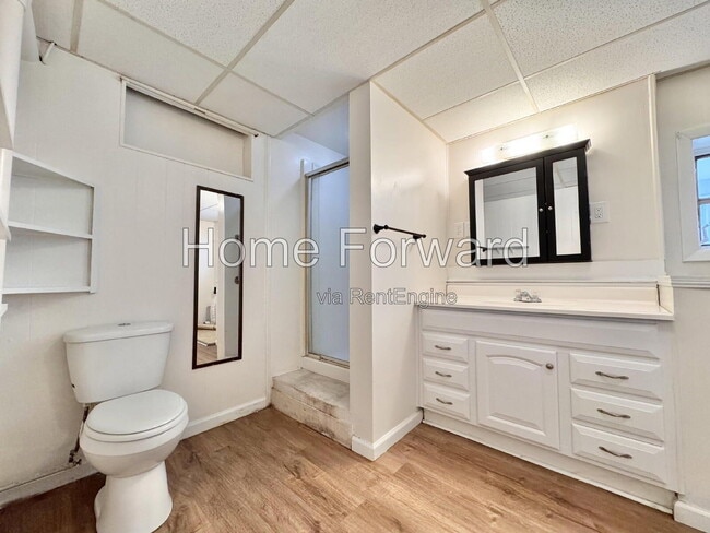 Building Photo - 107 N Robbins Ct