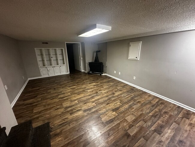 Building Photo - 708 Powell St