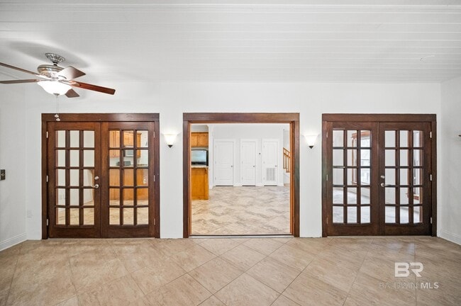 Building Photo - 491 Pine Ave